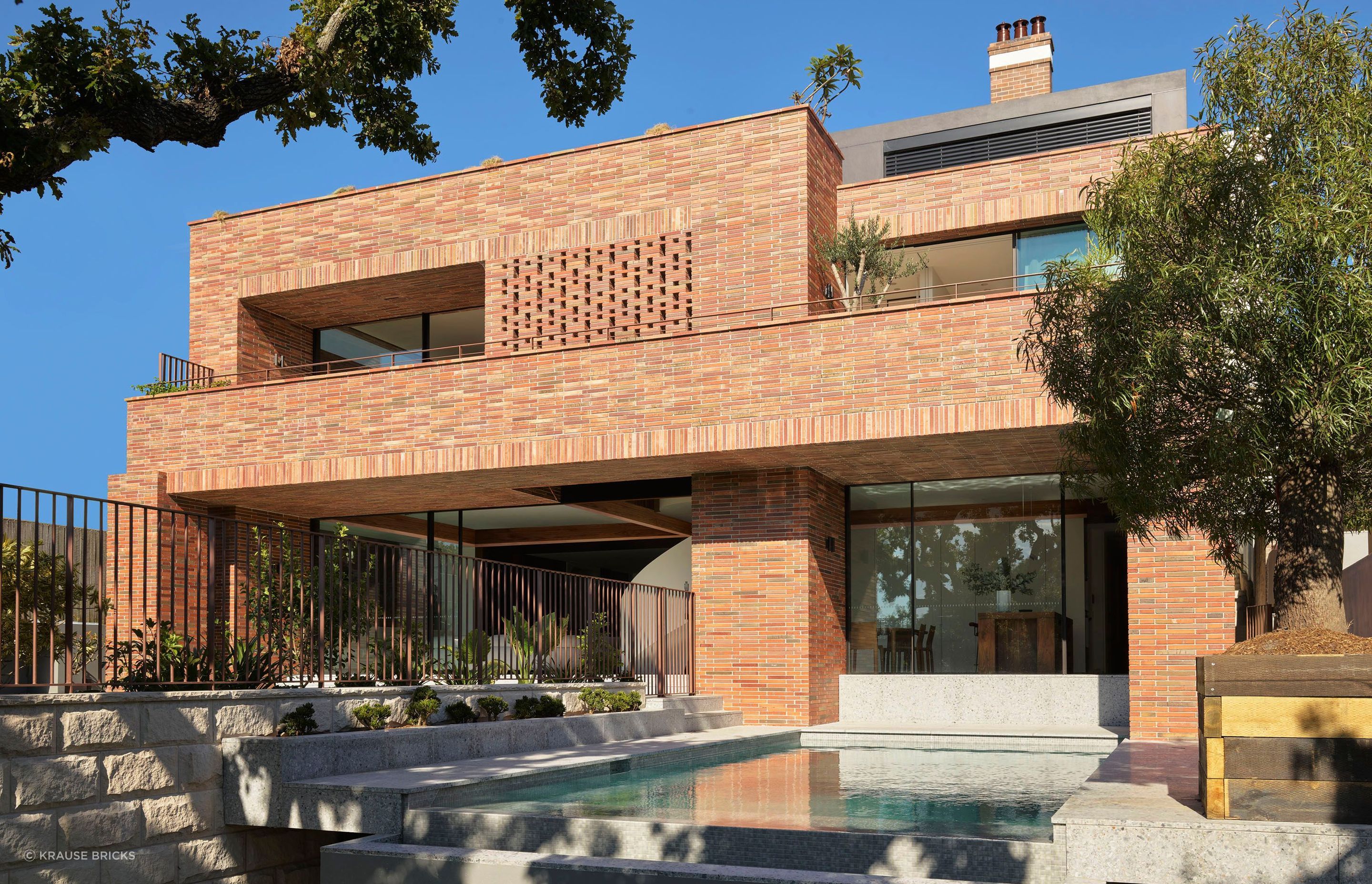 A stunning use of Emperor Bricks™ | Autumn
by Krause Bricks with elongated lines in homage to architect Frank Lloyd Wright.
