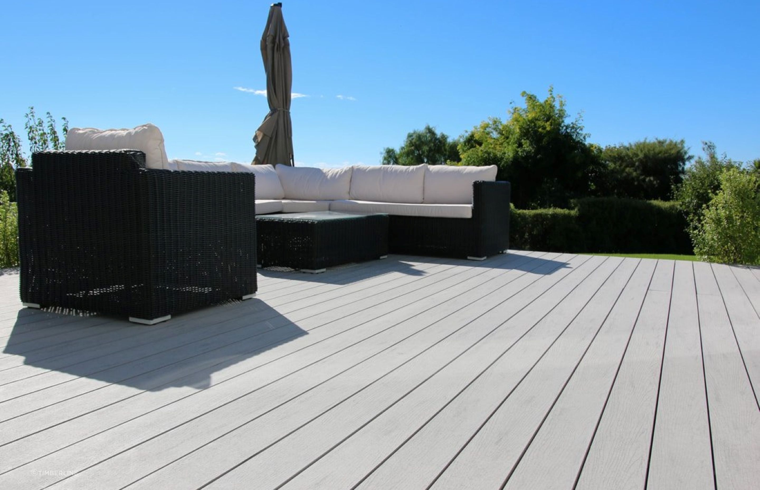 Modwood composite decking demonstrates the seamless, uniform look that can be achieved.