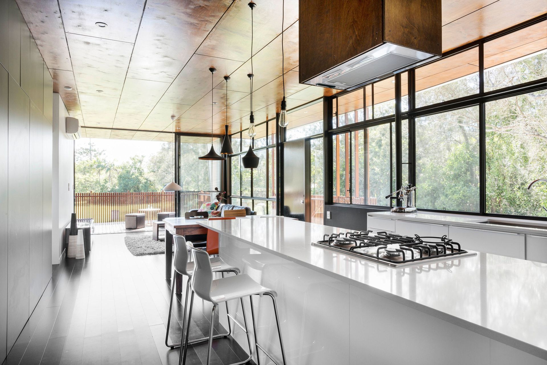 Northern Rivers Beach House uses materials, with sustainable credentials were used such as plantation timber, bamboo for flooring, and plywood for ceilings.