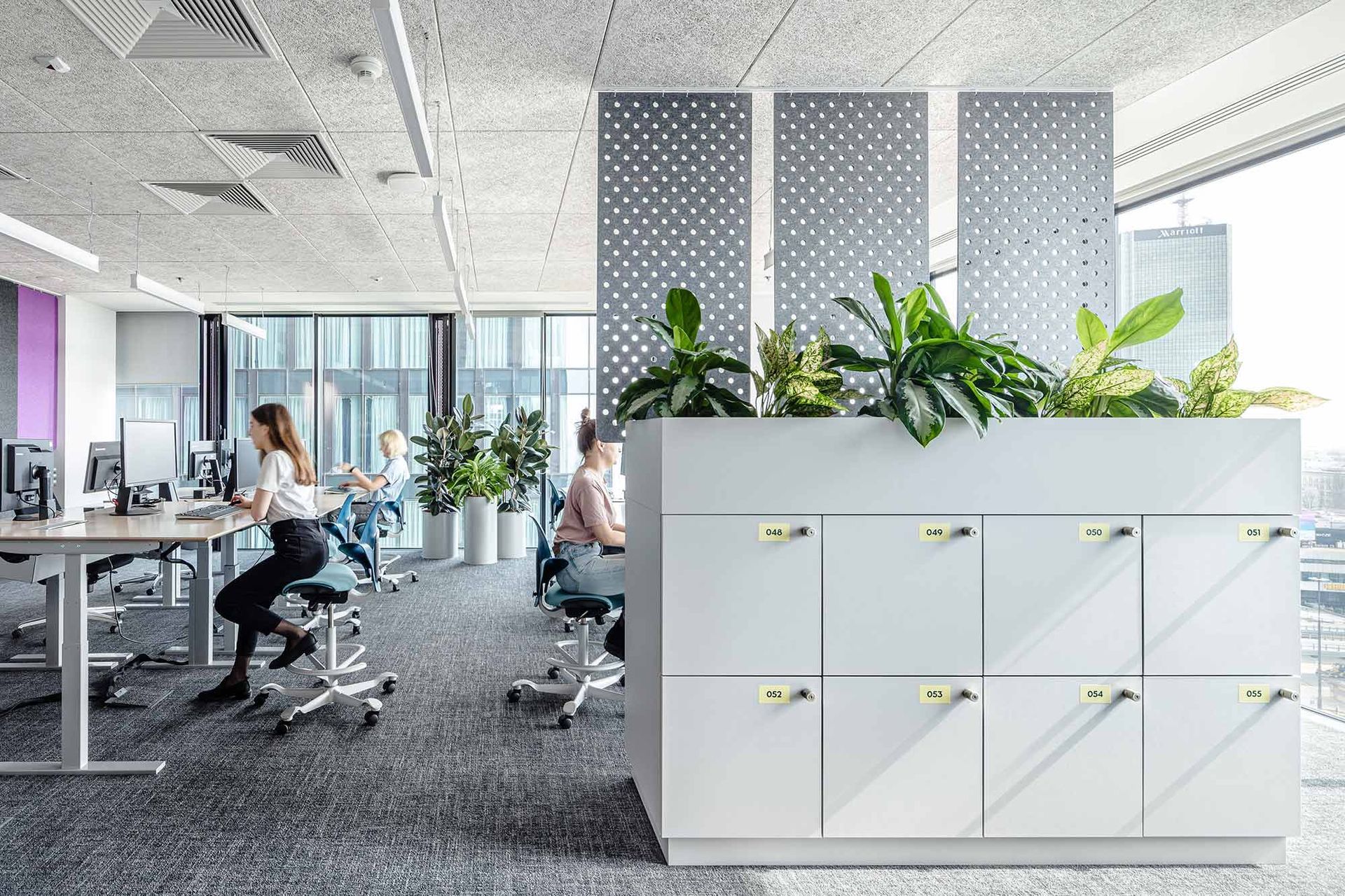 Featured: HÅG Capisco Puls 8020 in Seagreen Plastic, with Select Fabric (67101), added footring, in white | Copyright: Workplace |