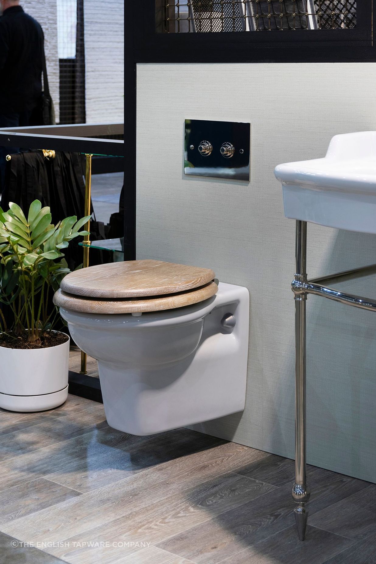 Paris Wall Hung Toilet | Bidet
by The English Tapware Company