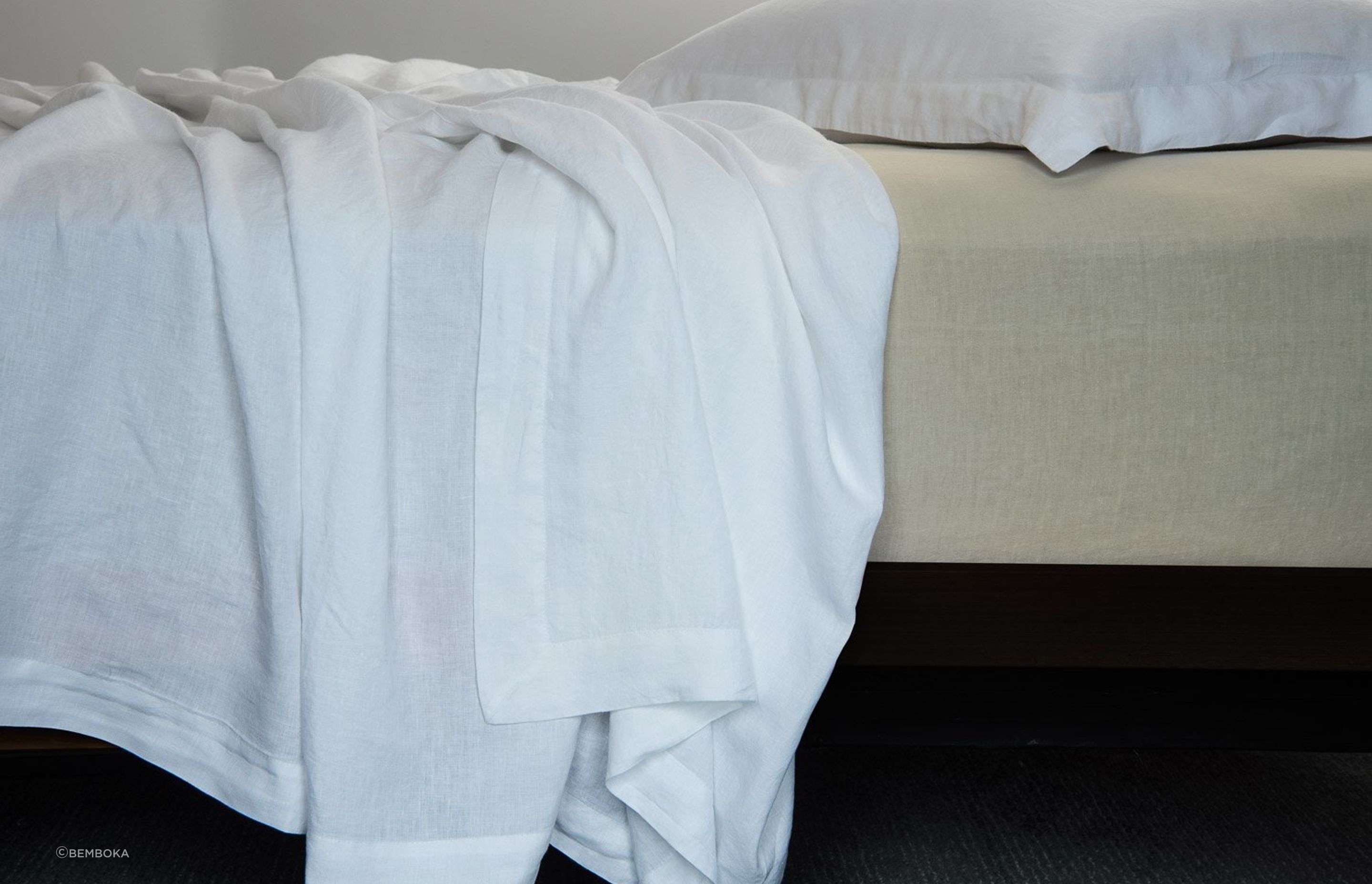  Flat sheets are a great lightweight bed covering option to use during summer. Featured product: Pure Linen King Single Flat Sheet Set