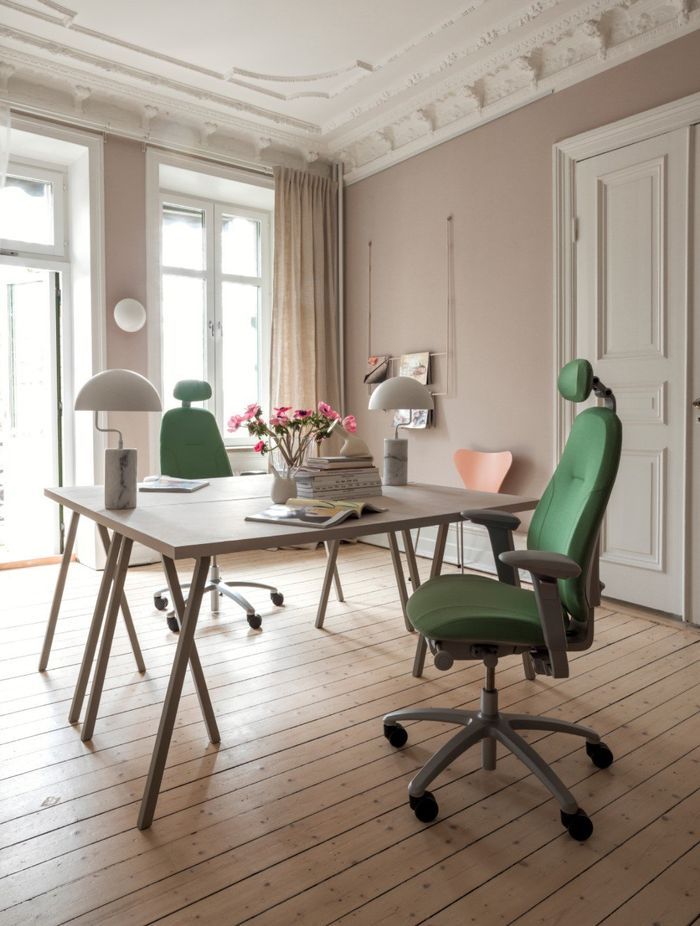 Flokk design RH Mereo has the following eco labels:  GREENGUARD Gold, AFRDI Green Tick , Möbelfakta as well as an independently verified EPD