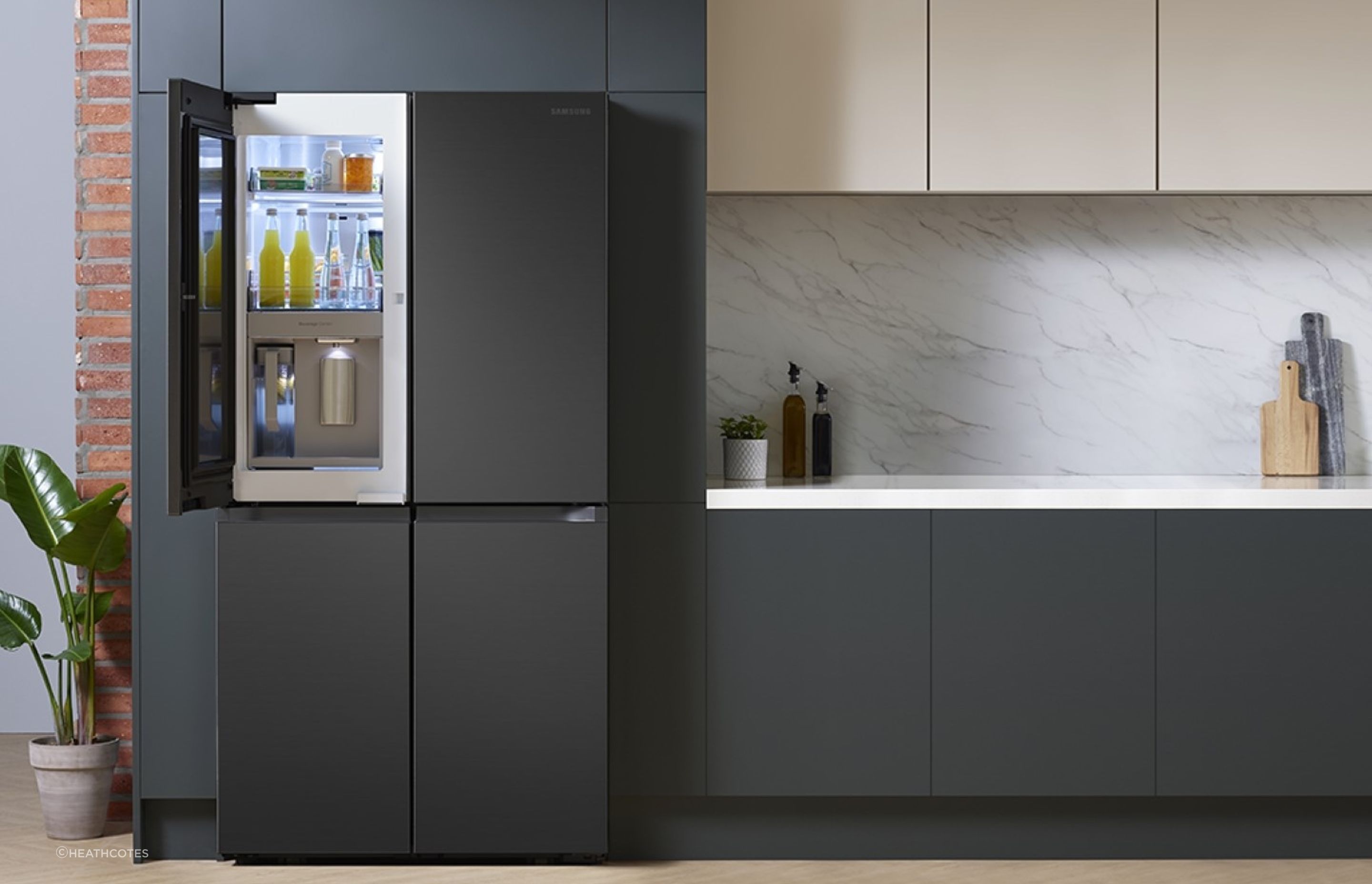The Samsung 648L French Door Fridge/Freezer is packed full of features including its own beverage centre.