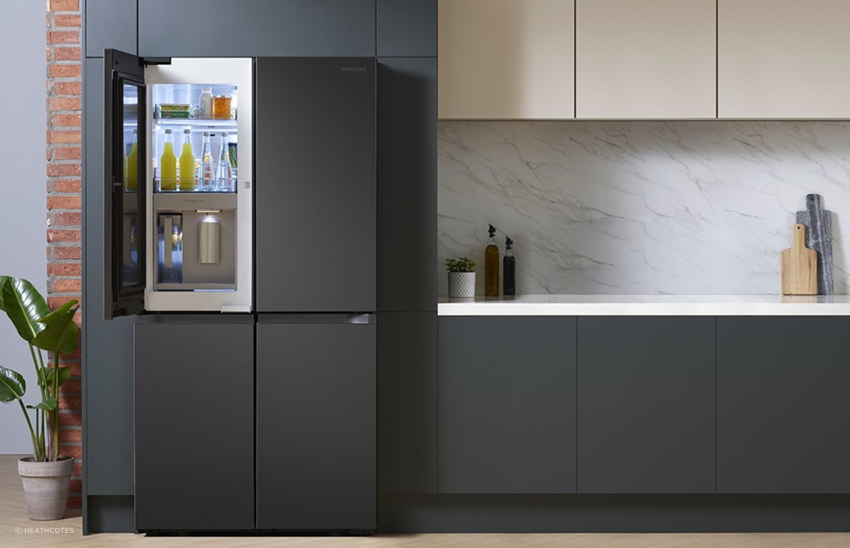 The Samsung 648L French Door Fridge/Freezer is packed full of features including its own beverage centre.
