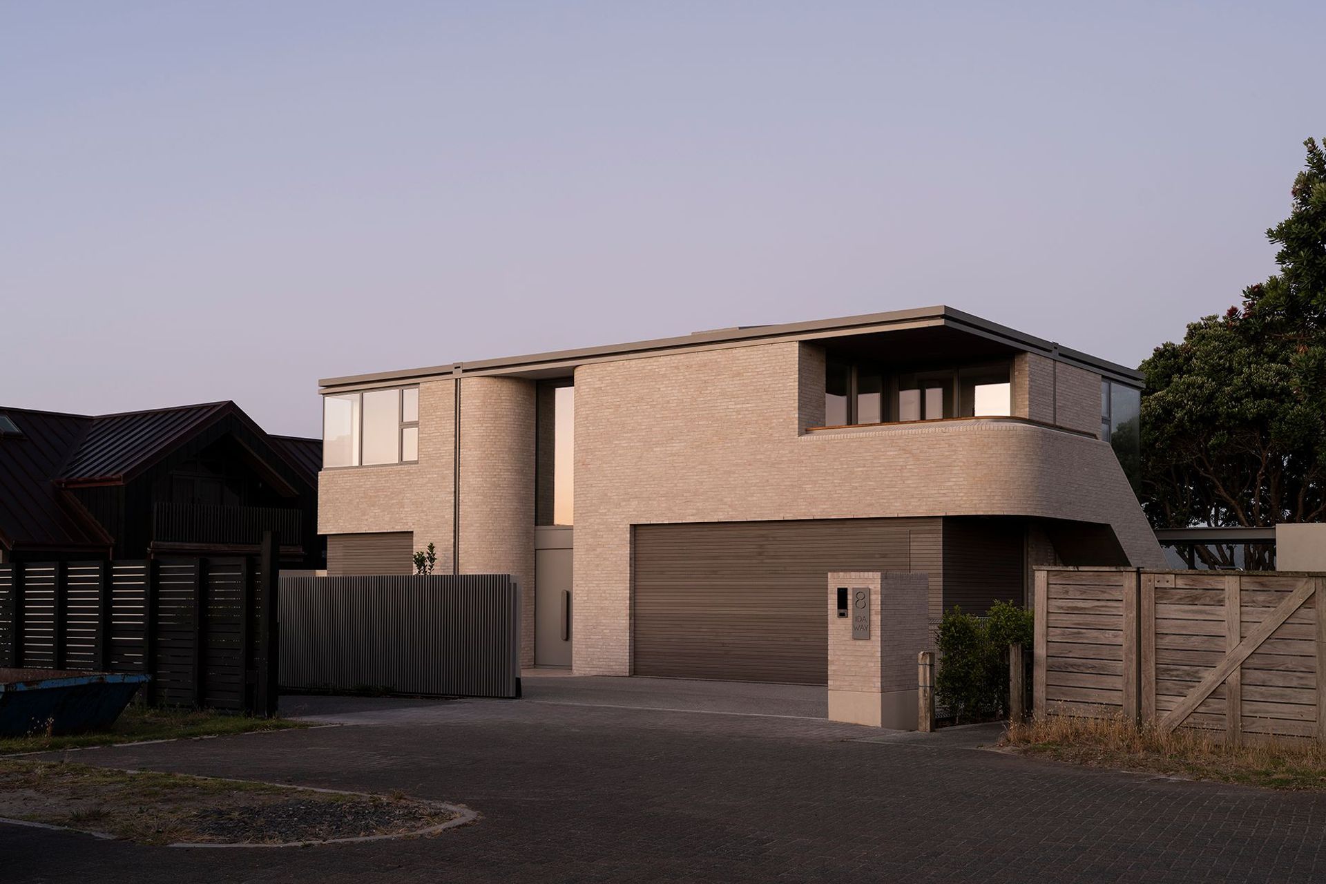 For the Sandtrap house by Lloyd Hartley in Omaha, a single brick that embodies the sandy textures and tones of the location was the starting point for the materiality of the whole project.