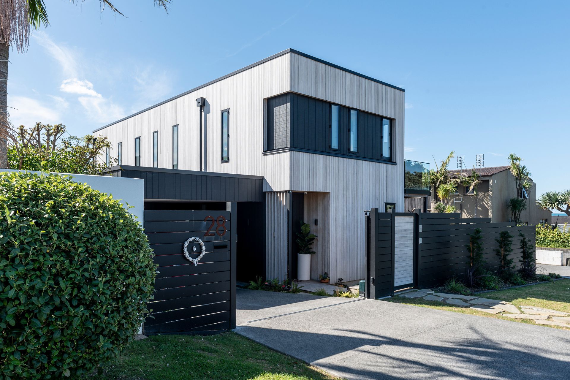The architectural framework laid the foundations for a sense of light and spaciousness in this Takapuna new-build by Box.