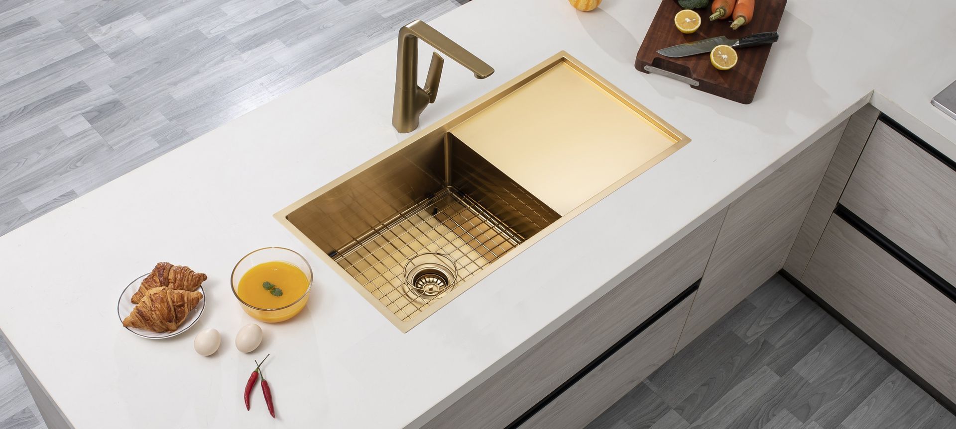 The TWM4G Stainless Steel Kitchen Sink with Drainer Board from Aquaperla.