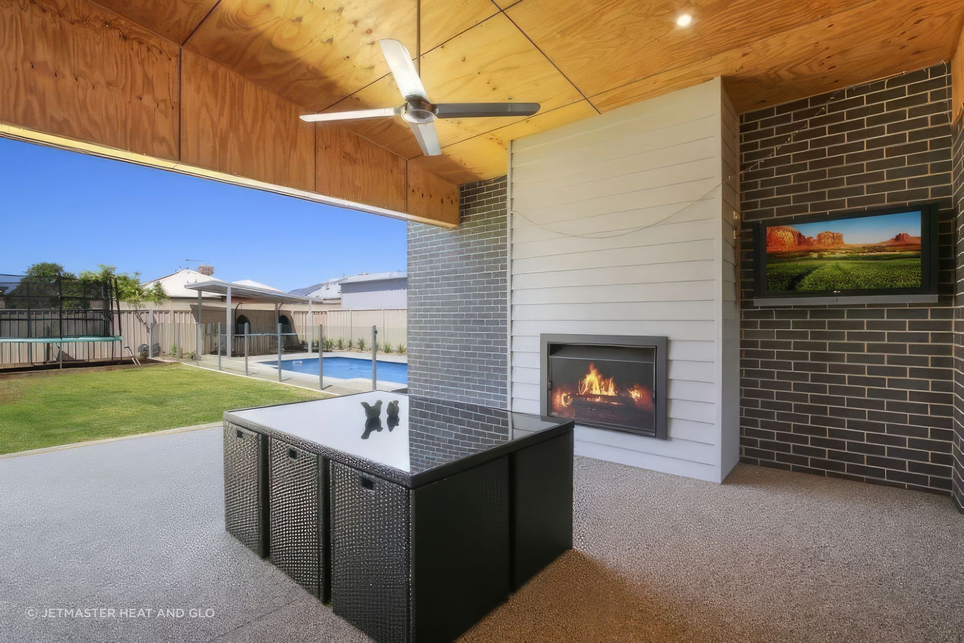 ScaledCharming-outdoor-wood-heater-standard-scale-400x.jpeg