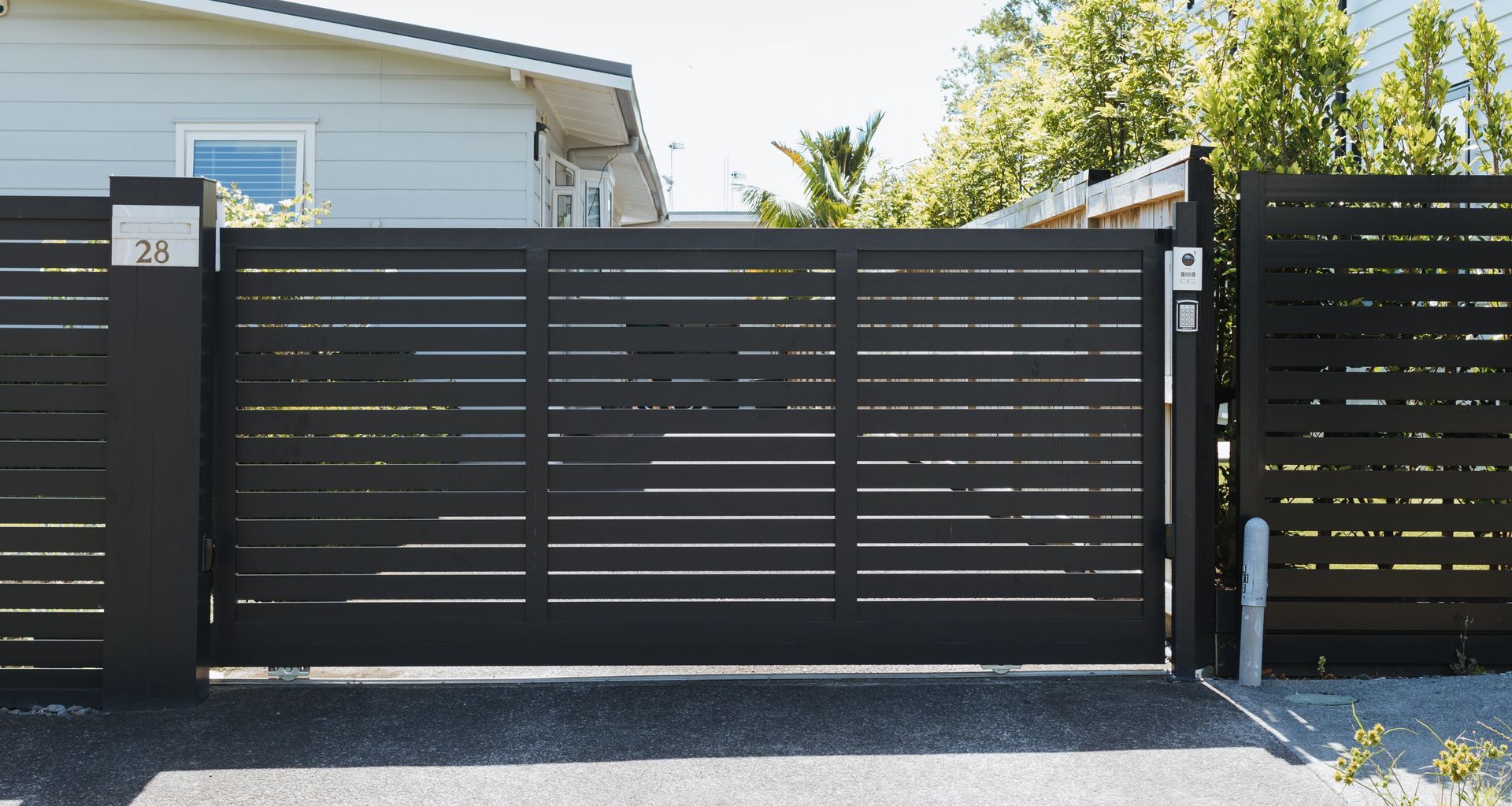 Slat Driveway Gates By Warner Fences &amp; Gates.