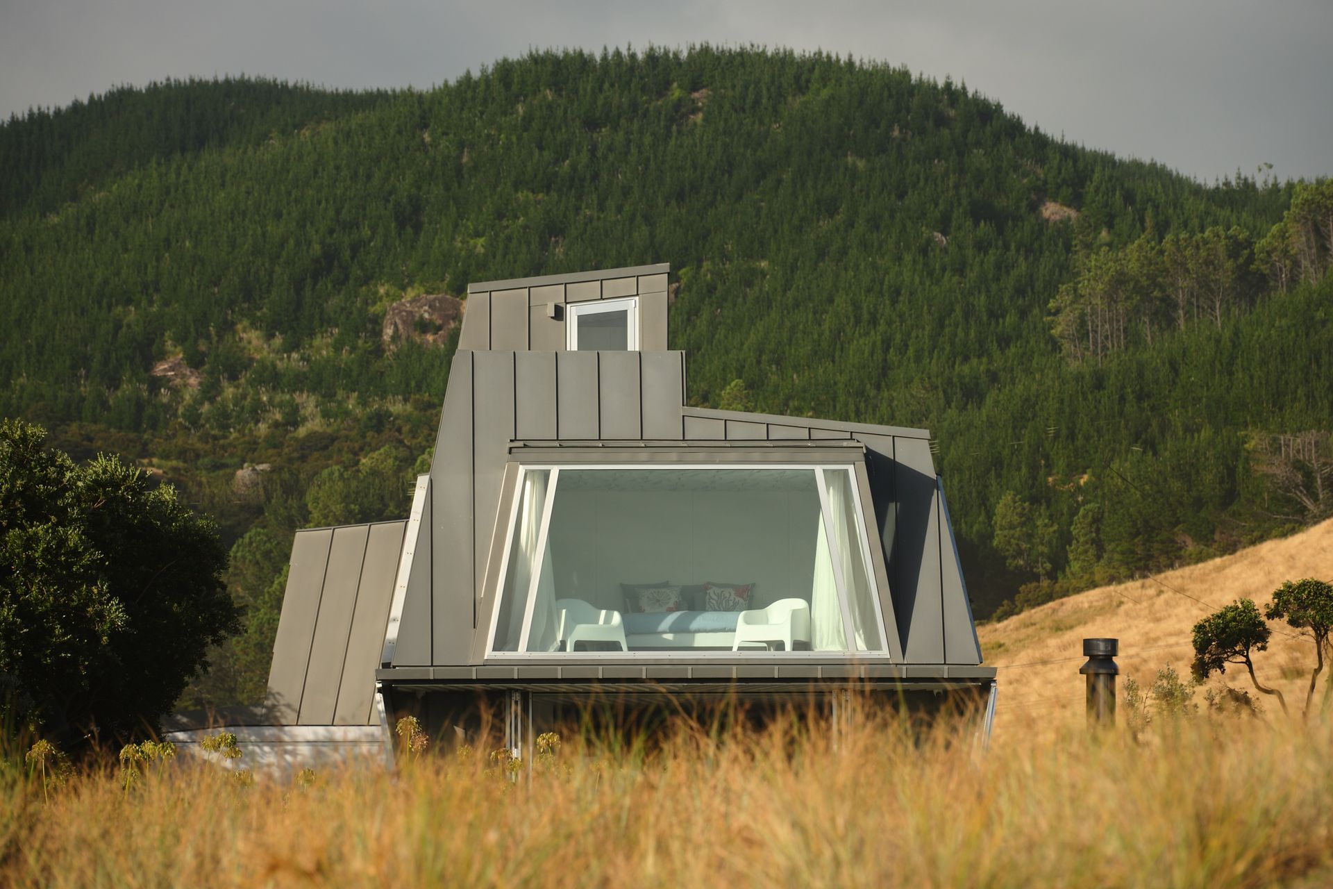 Stylish use of Smart Tray Standing Seam Metal Cladding from Architectural Metalformers.