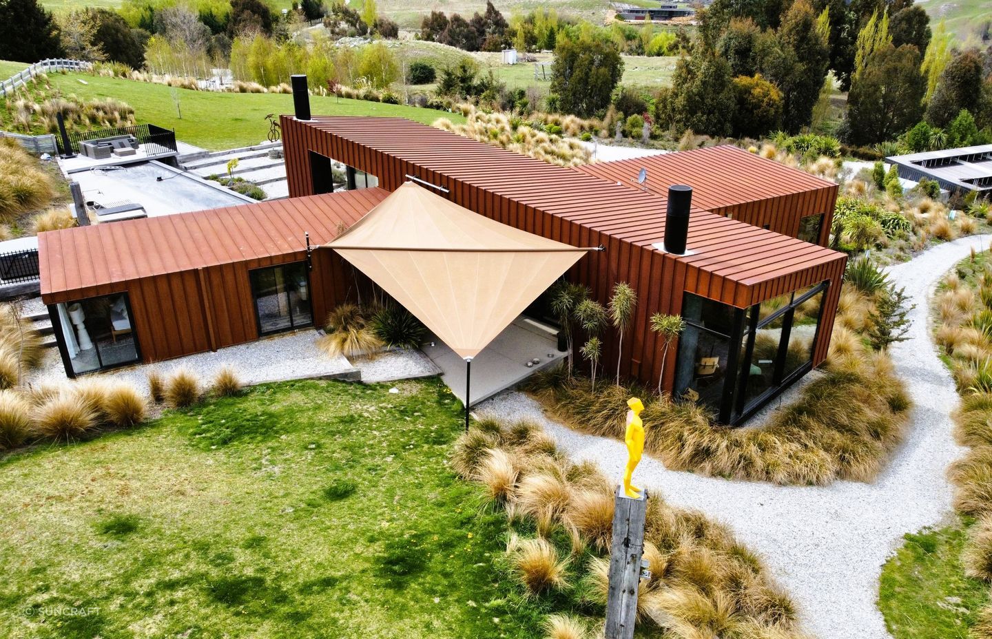 The Soliday C Motorised Shade System
by SunCraft delivers on both form and function.