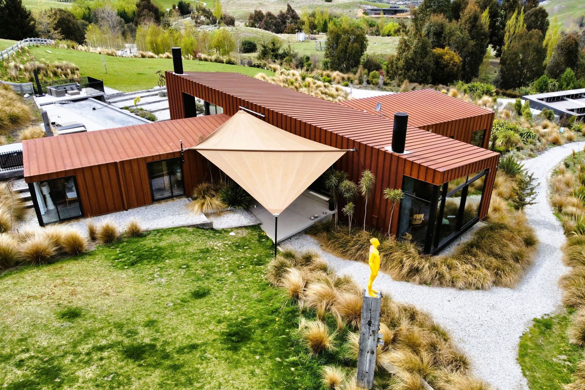 The Soliday C Motorised Shade System
by SunCraft delivers on both form and function.