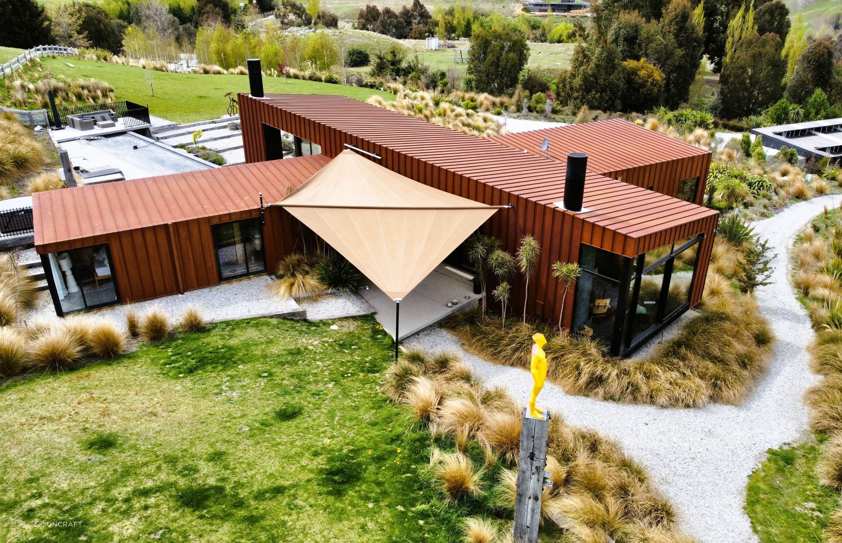 The Soliday C Motorised Shade System
by SunCraft delivers on both form and function.