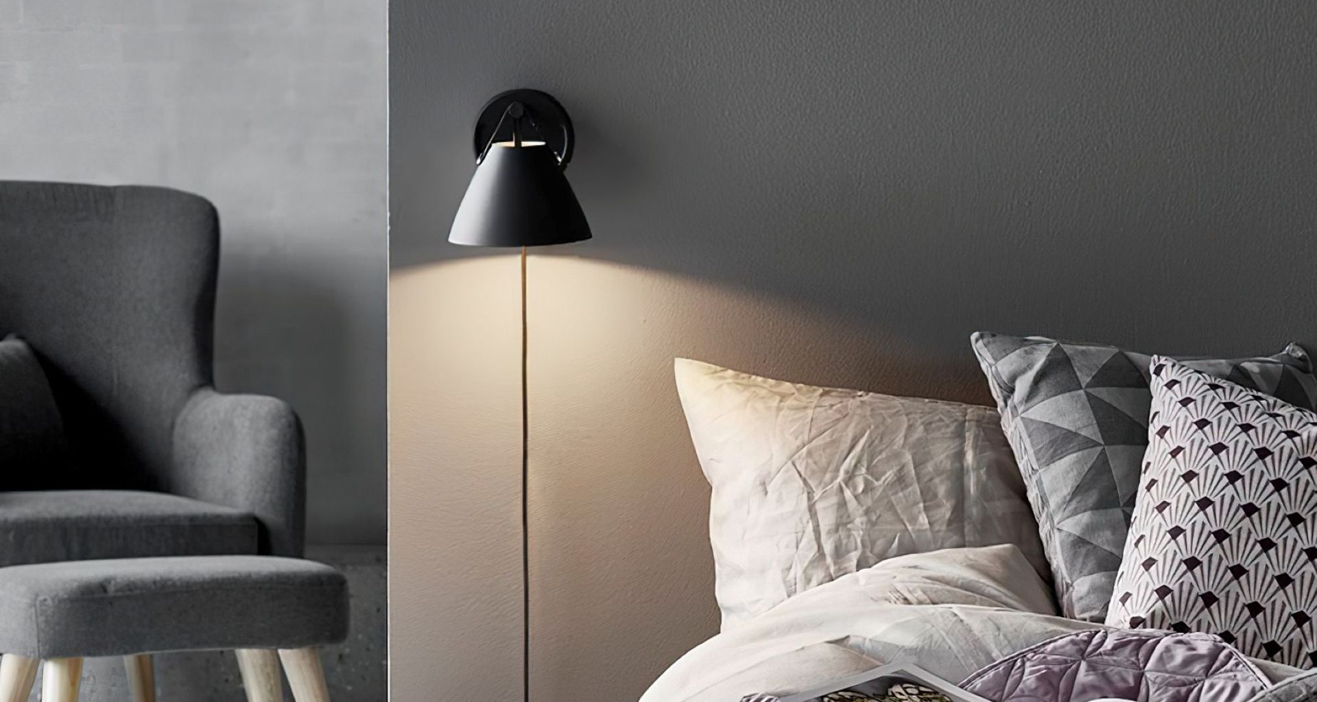 Strap Wall Light 15 by Special Lights.
