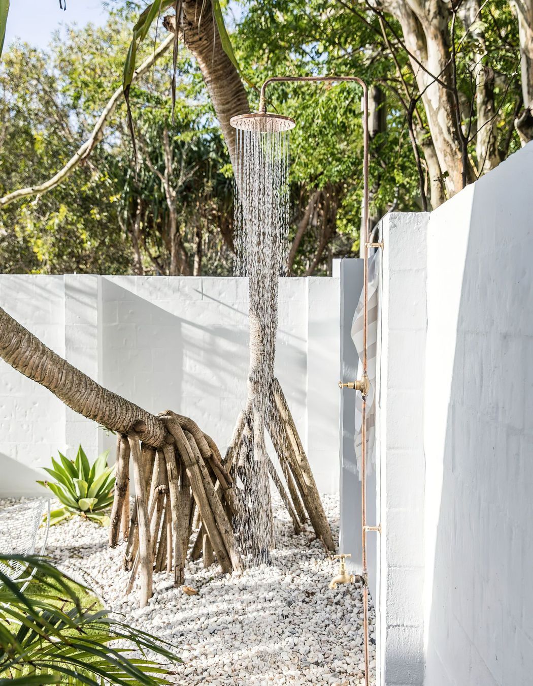 SunshowerCoCopperOutdoorShowerCOTTESLOEColdInGroundCapeBeachHouseByronBayFull.jpeg