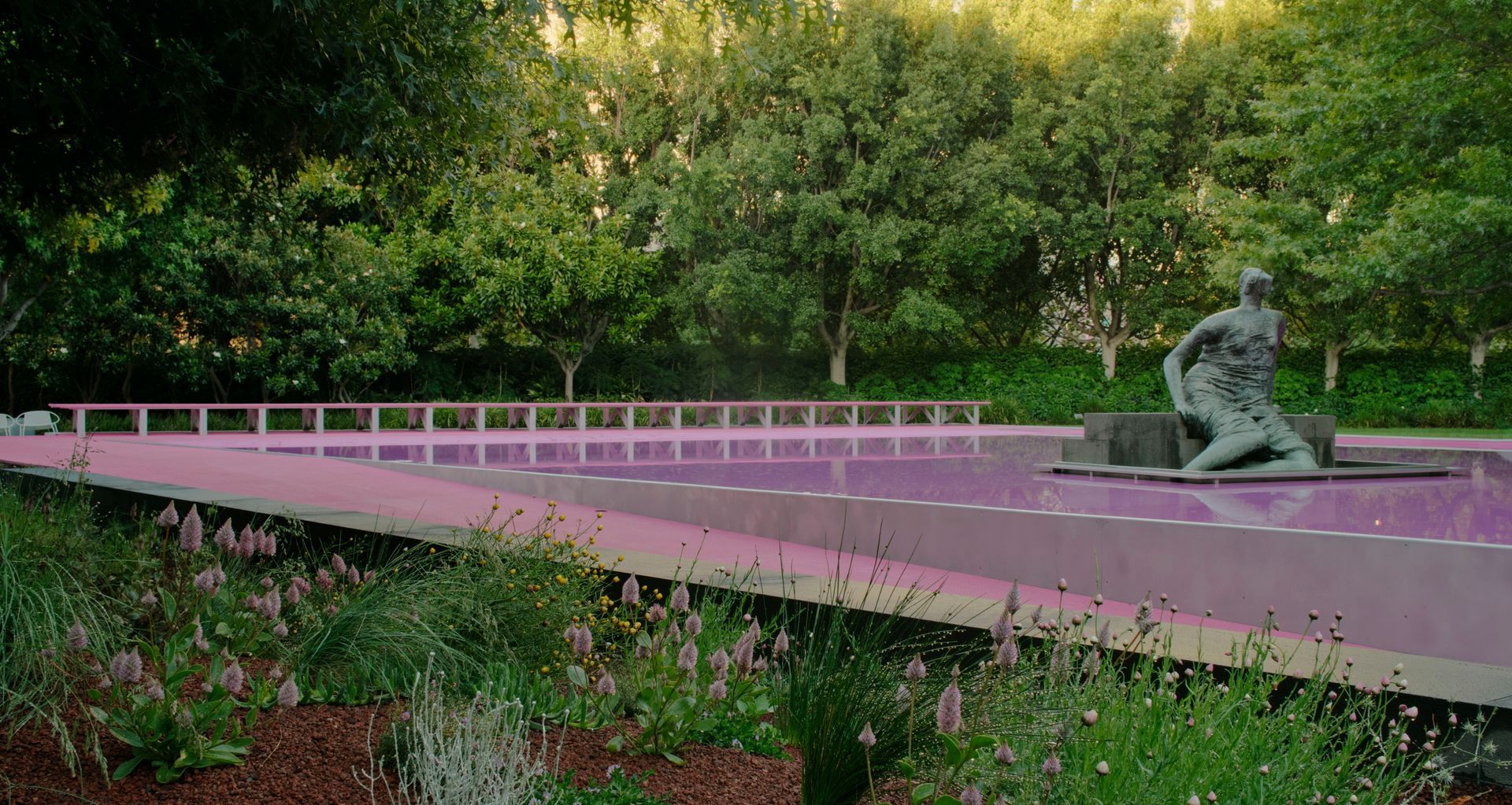 Pond(er) was an installation by Taylor Knights at the National Gallery of Victoria during the COVID period. The project offered a moment of collective release at a time when public gathering had been restricted. Image credit: Tom Ross, Derek Swalwell.