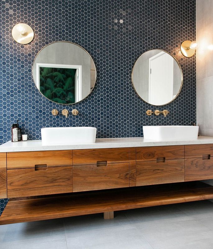 How to plan and save money on a luxury bathroom renovation