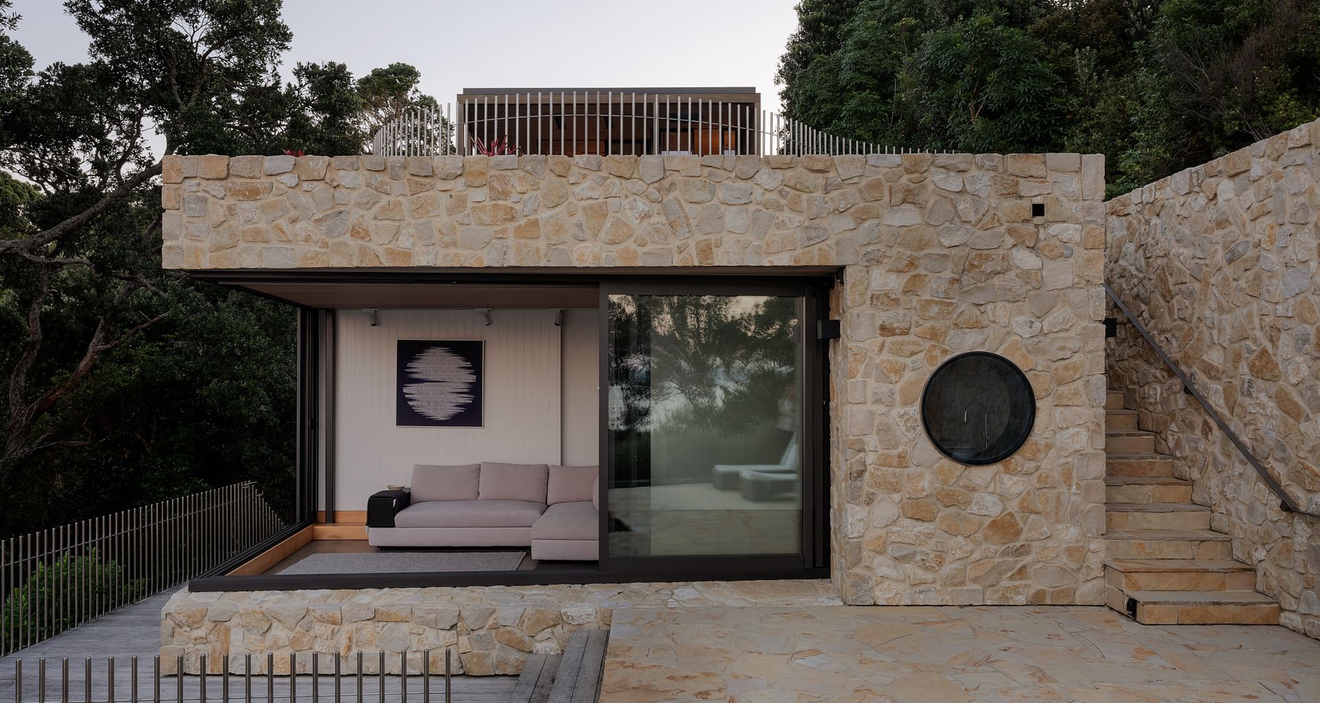 Te Kuiti Cream Limestone cladding from Island Stone.