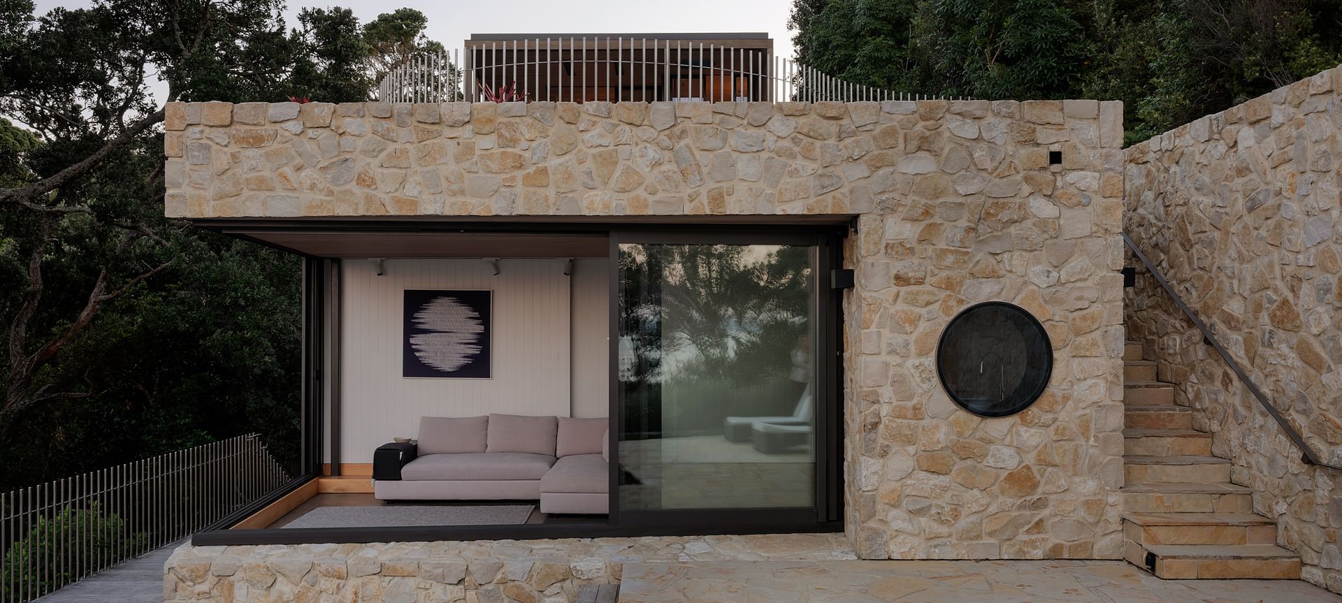 Te Kuiti Cream Limestone cladding from Island Stone.