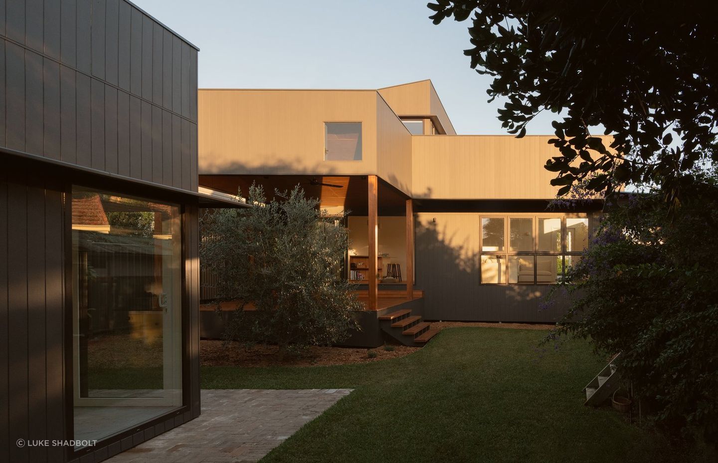 Lou Projects was involved early on in the design with the renovation and extension of Lurline House, providing the clients with expert guidance and ensuring informed decisions aligned with budgetary and design considerations. This collaborative approach enabled the project to start on time and be completed on budget.