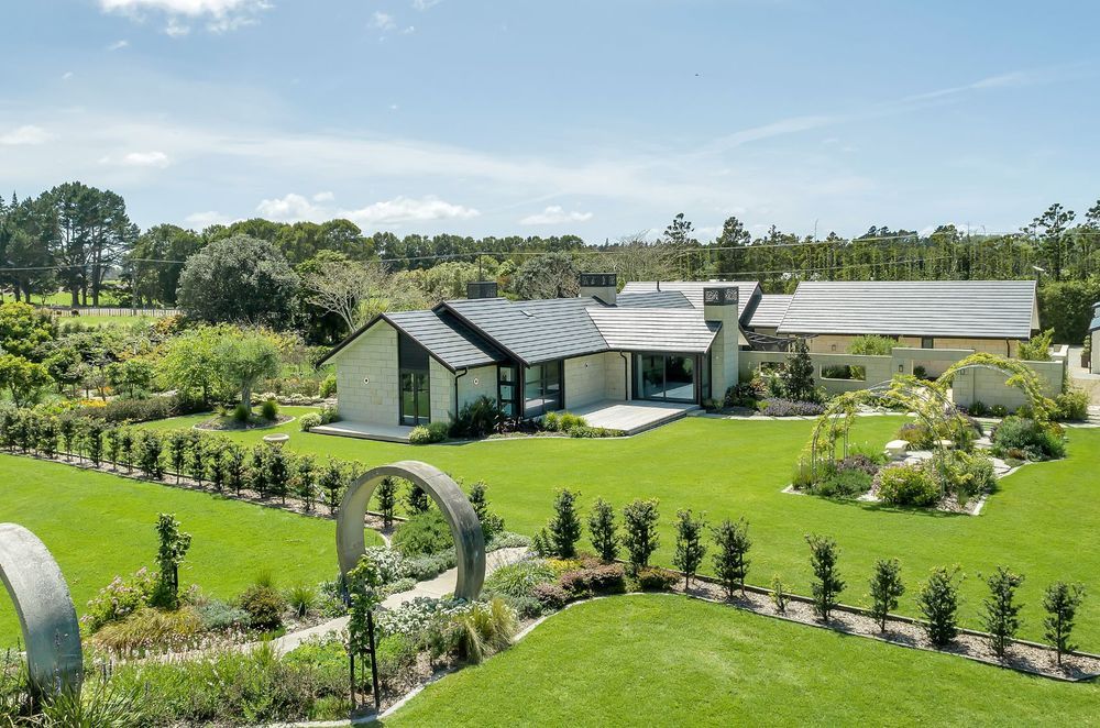 A beautiful rural home in Waipu has a striking look from above with Horizon Concrete Tiles.