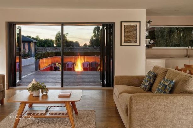 centor-casestudy-405-integrated-folding-door-enjoying-the-benefits-of-inside-outside-living-on-an-english-evening-04-gigapixel-standard-v2-1000w.jpeg