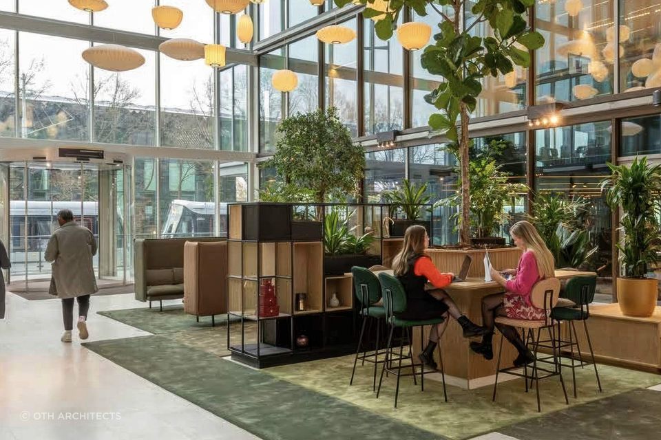 Van Besouw 2611, 2612 for World Trade Centre Amsterdam