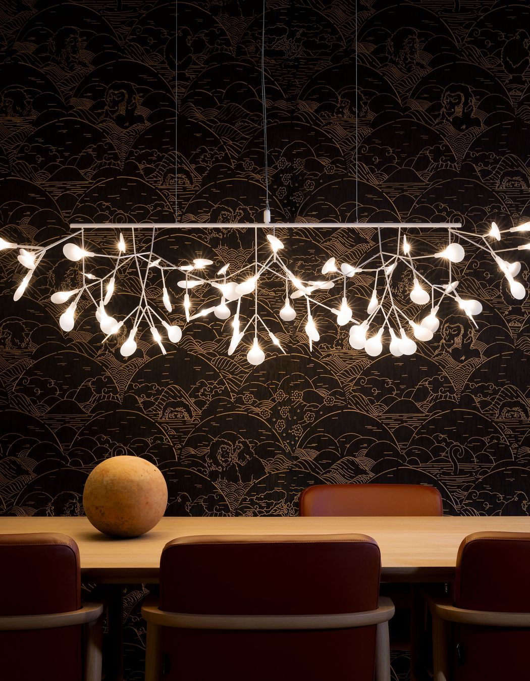 Heracleum III Linear Suspension Lamp
By Space Furniture