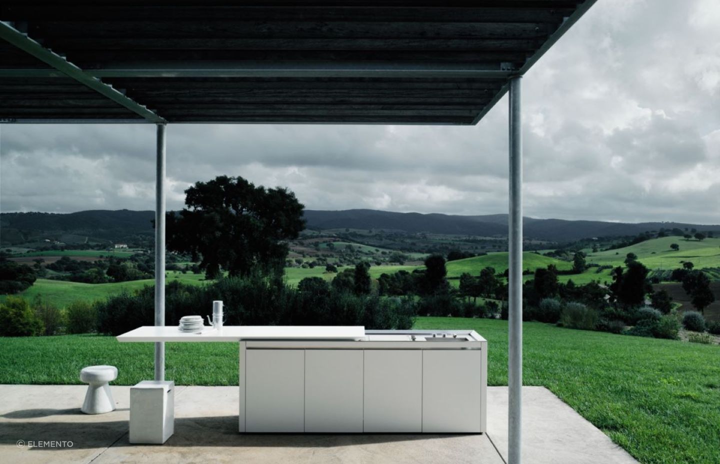The modern and contemporary K2 Outdoor Kitchen by Boffi is perfect for high-spec state-of-the-art cooking system.