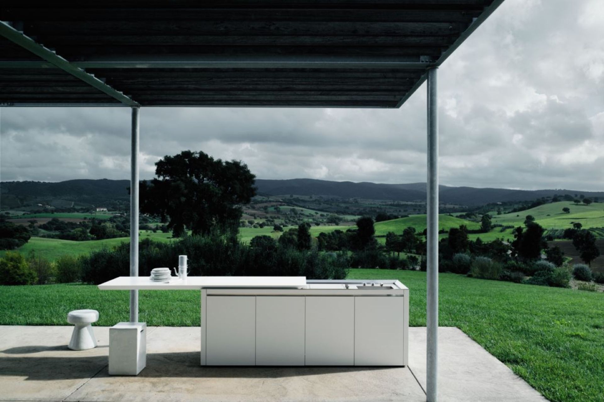 The modern and contemporary K2 Outdoor Kitchen by Boffi is perfect for high-spec state-of-the-art cooking system.