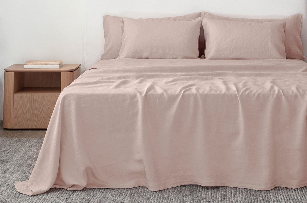 linen-flat-sheet-in-blush-colour-lifestyle.jpg