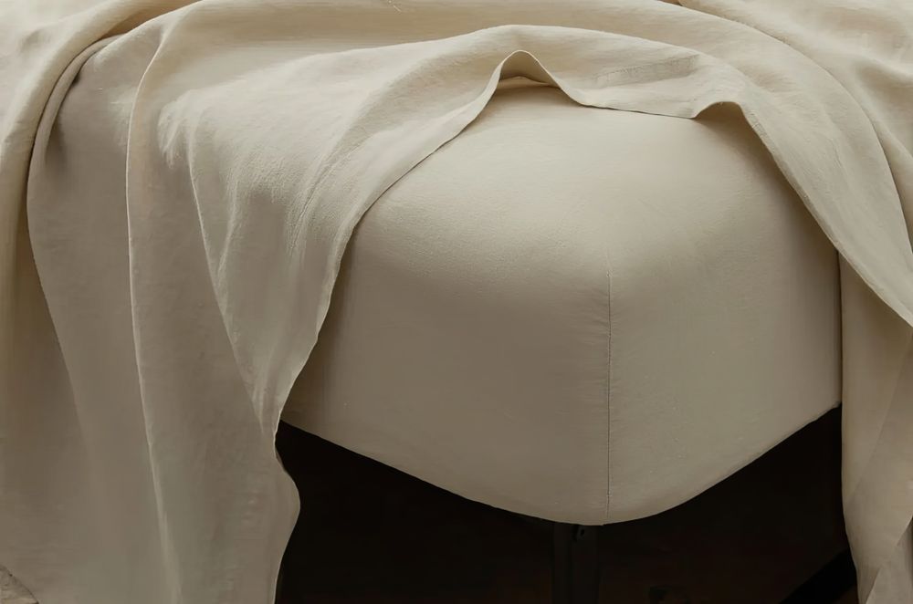 linen-sheeting-in-stone-colour-corner-gigapixel-cgi-2000h.jpeg