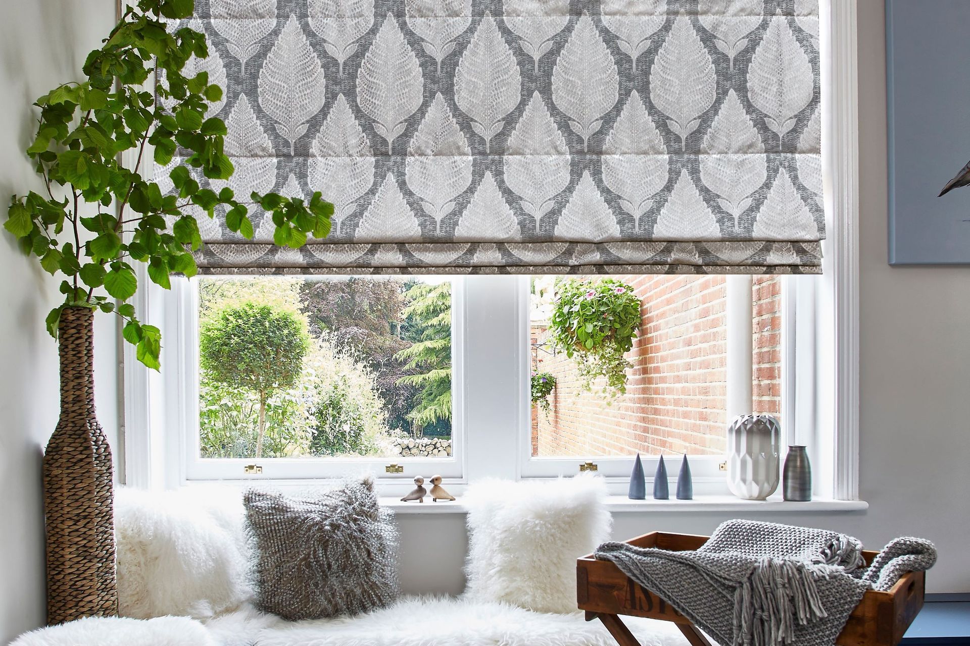 lr-roman-blinds-treasure-chrome.jpg