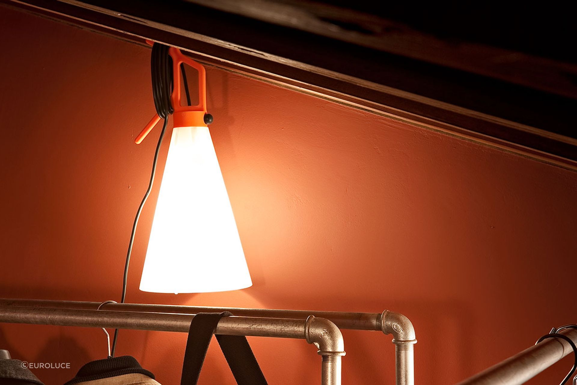 Mayday Hand Utility Lamp by Flos
by Euroluce