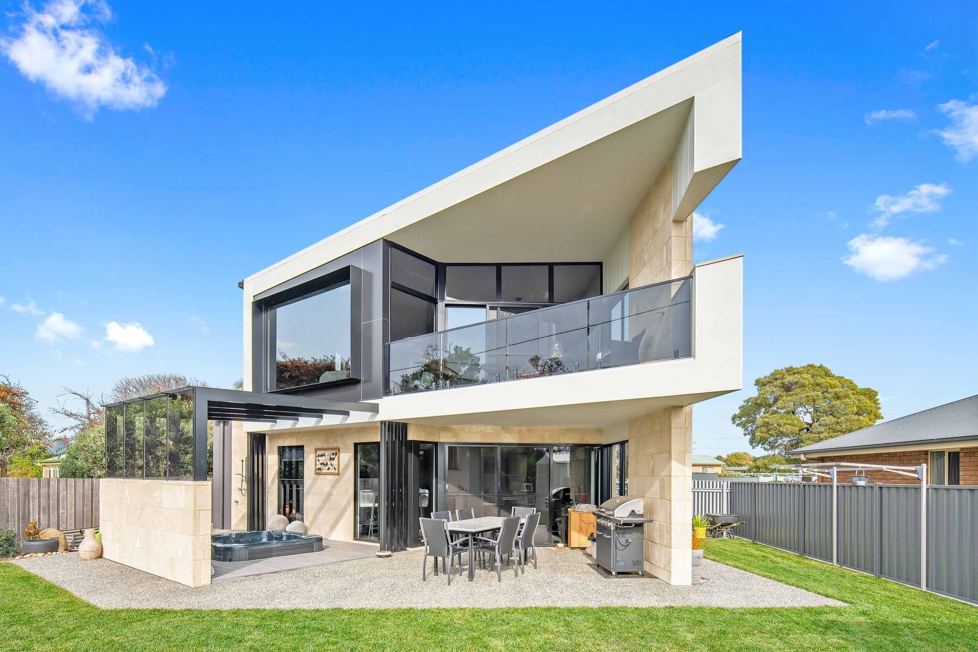 Aluminium battens accentuate the forms and create a dynamic and ever changing facade of The Shard by Starbox Architecture
