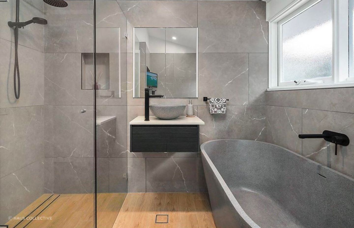 tiles-freestanding-bath-2.jpg