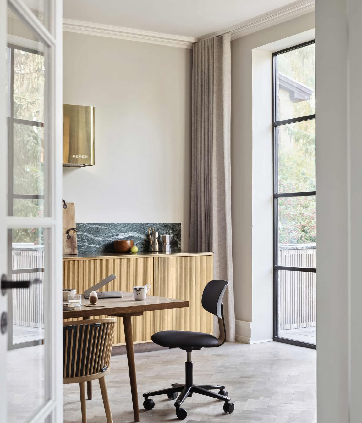 Featured: HÅG Tion 2140 in Black, with textile Oceanic OC01 by Camira