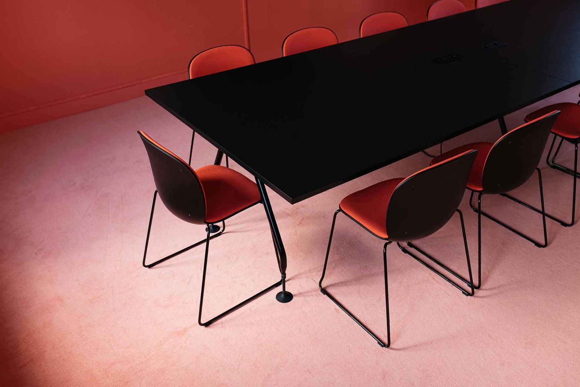 Flokk is proud to offer 25 product families that are GREENGUARD Gold certified, including every new chair produced by HÅG, RH & RBM, as well as the BMA Axia. Certified products greatly reduce the impact of VOCs on indoor air quality.