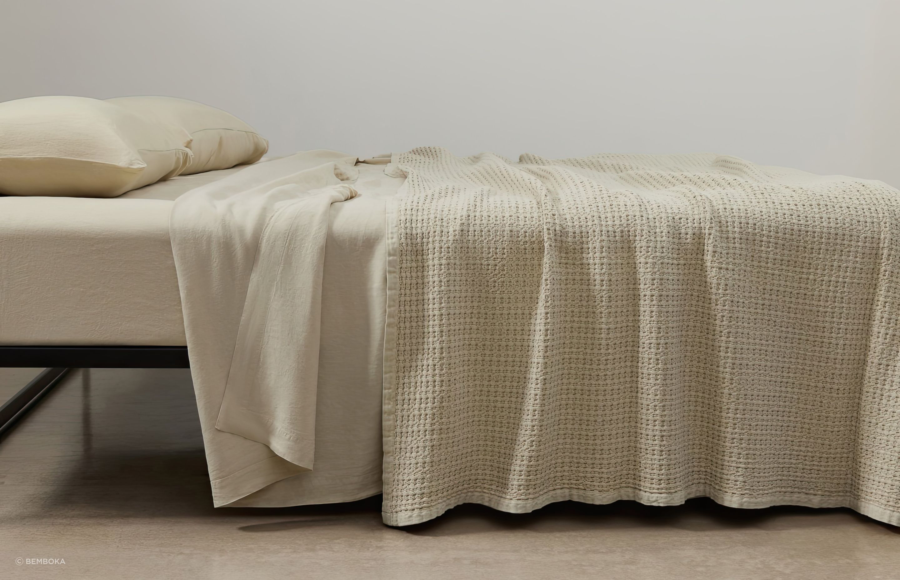 waffle-blanket-in-wheat-colour-with-linen-sheeting-in-stone-colour-gigapixel-cgi-2000h.jpeg