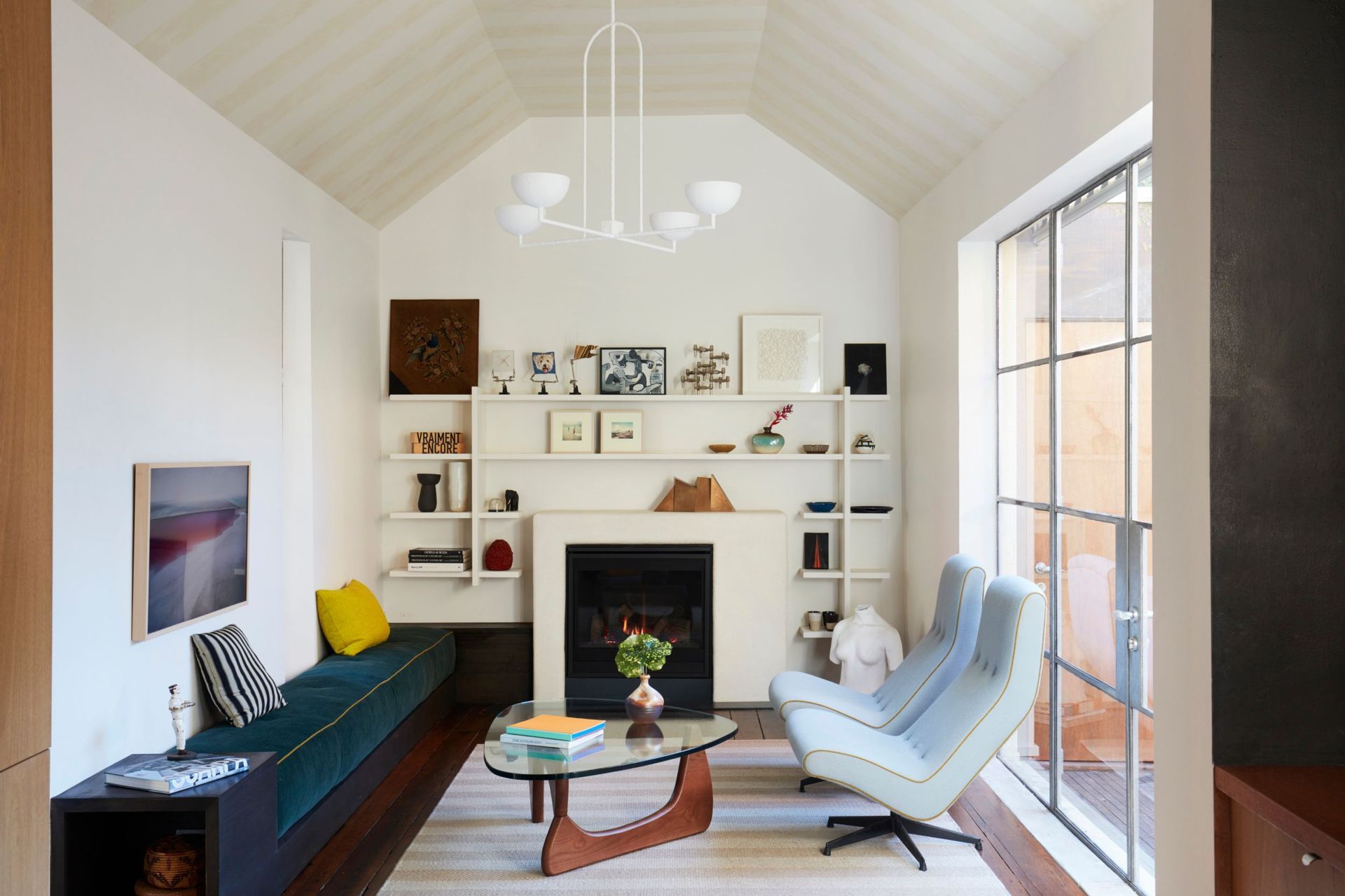 Precision with colour in the Departure Lounge by YSG Studio - Photography: Prue Roscoe