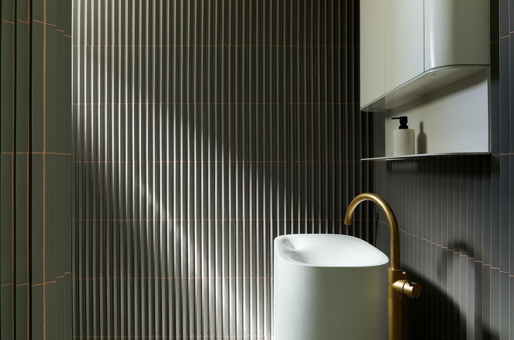 Textured tiles a treat to the eye at Malvern Residence