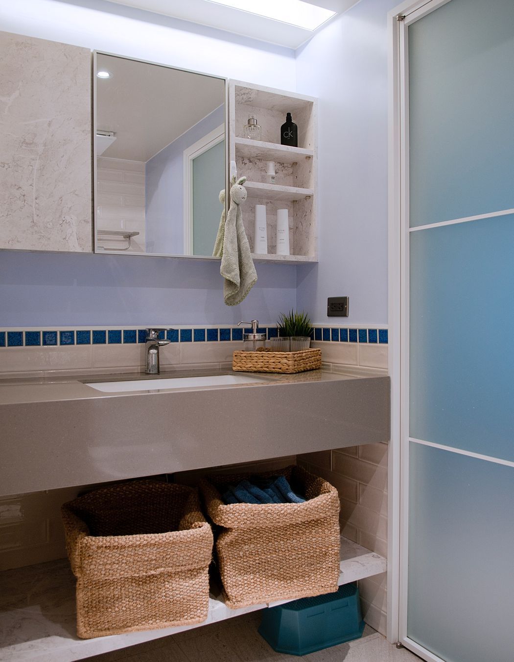 Under sink space as an additional storage for clothes