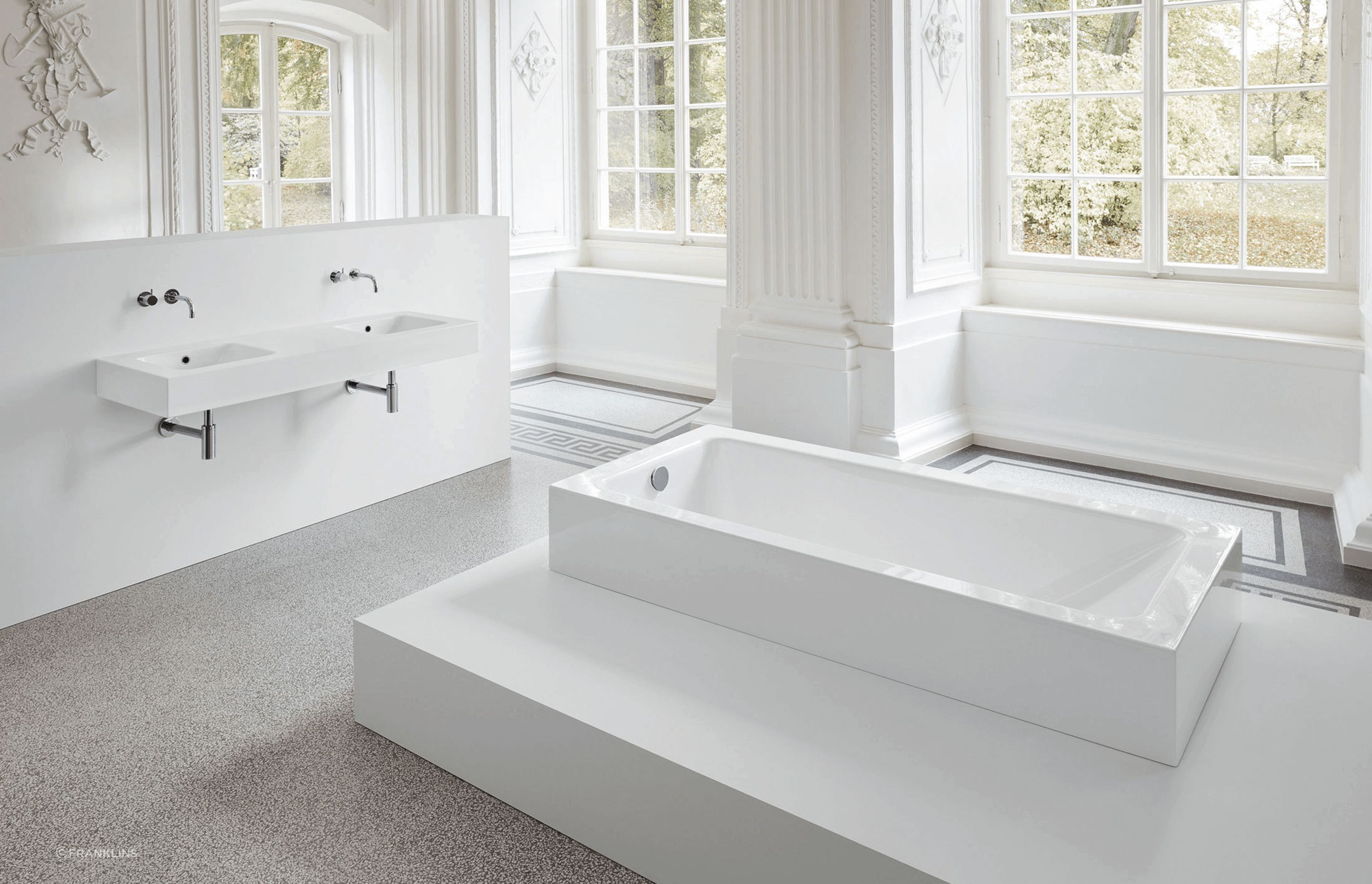 This sleek bath from Bette has an understand elegance that would complement any modern bathroom.