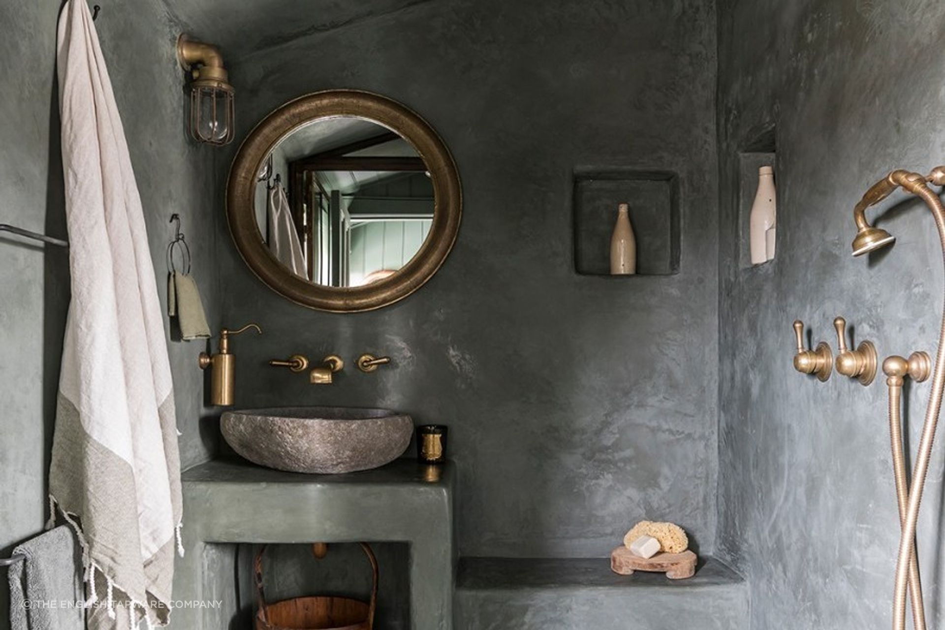 The amazing look of brass tapware at Millers Point Home - Photography: Pablo Veiga