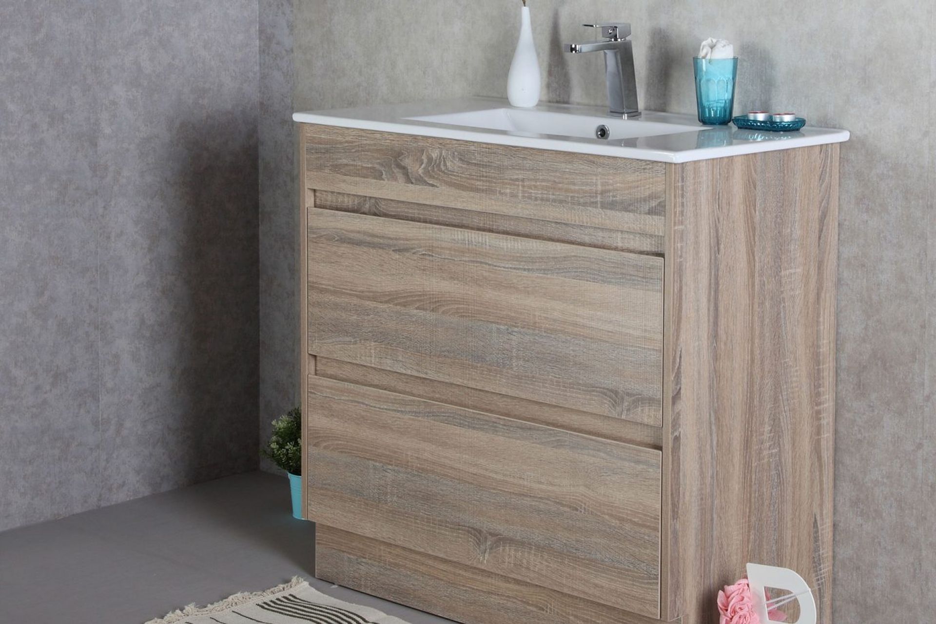 Ultimate Tiles - Leo Vanity