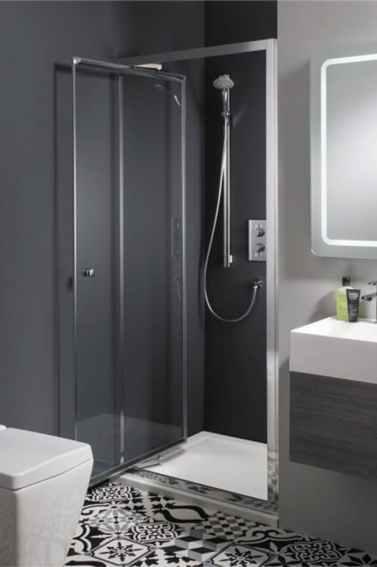 Tips for Maximising a Small Bathroom