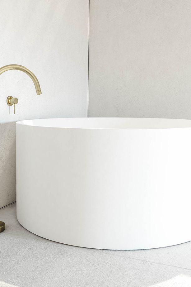 ABI Interiors - Oscar Floor Mounted Bath Filler