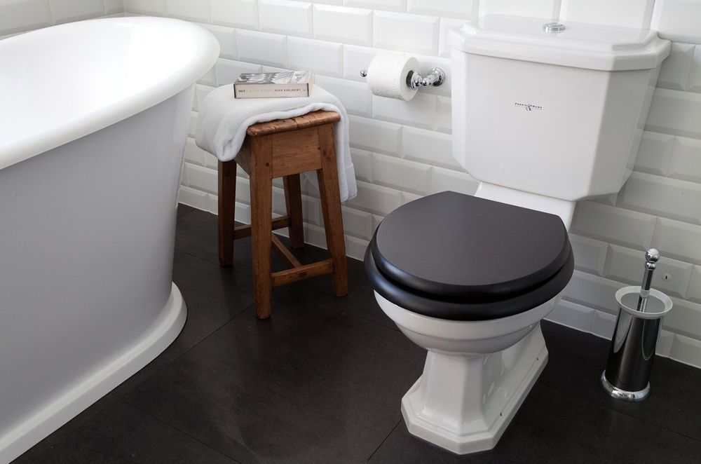 The Perrin & Rowe Art Deco toilet from The English Tapware Company