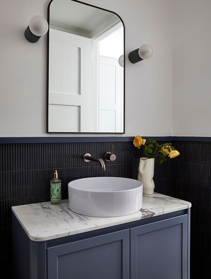 A bathroom installation or renovation project will be shorter in duration for a small bathroom. Photography: Pablo Veiga